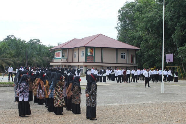 Rokania Meriahkan HUT ke-75 RI dengan seluruh Maba