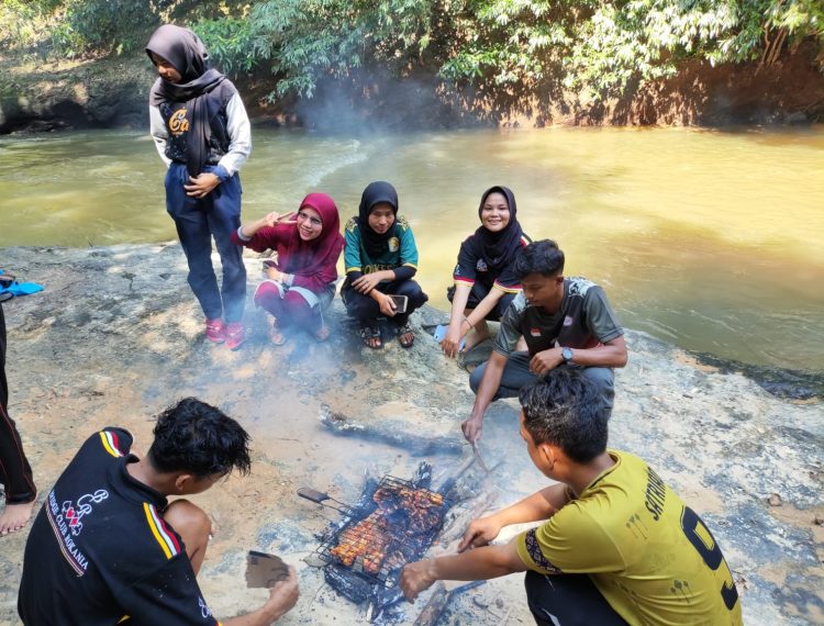 Mahasiswa PJKR Universitas Rokania Gelar Eksplorasi Sport Fishing and Adventure di Langkut, Kecamatan Rambah Hilir