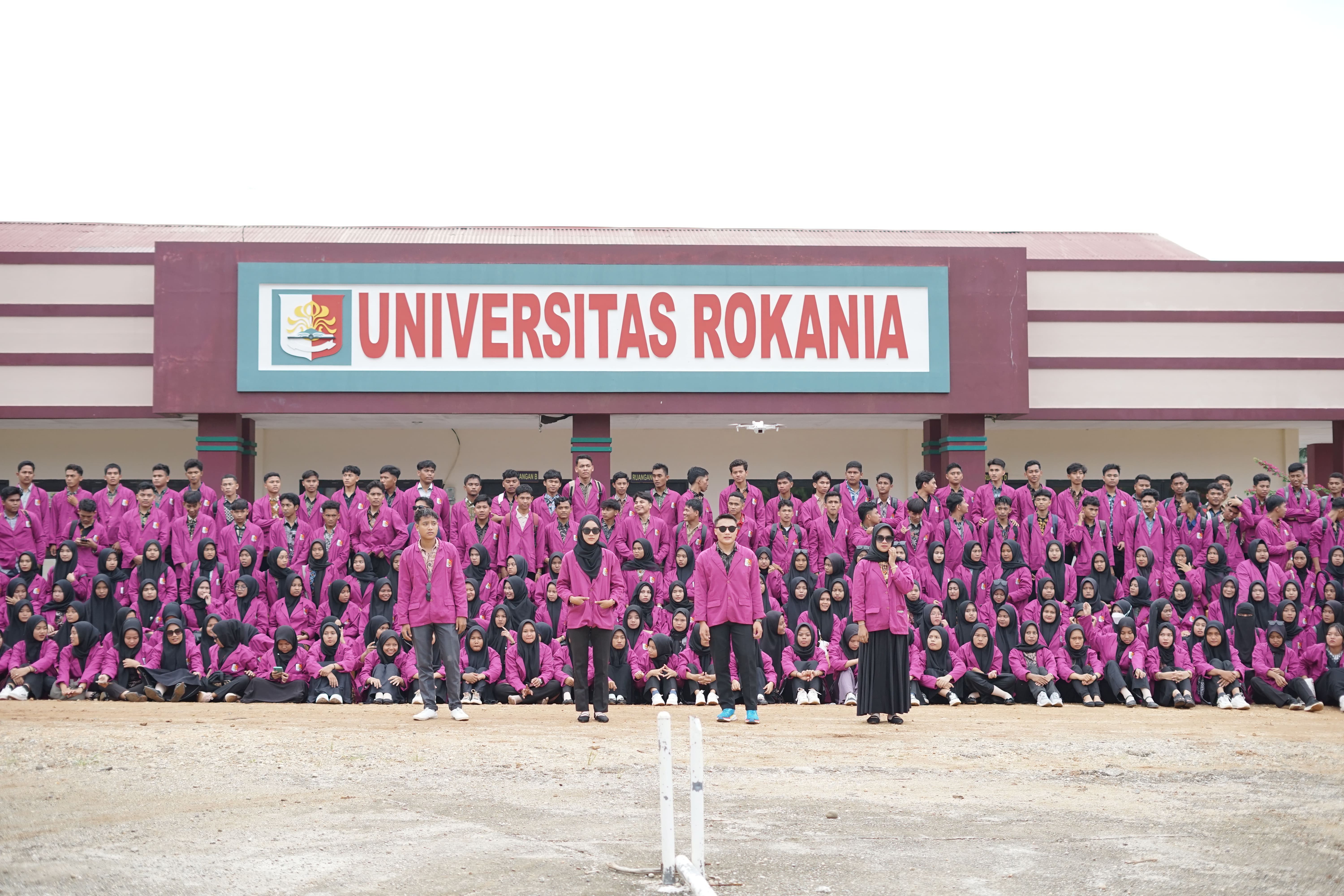 Keseruan PKKMB Universitas Rokania 2024: Tiga Hari Penuh Kegiatan Edukatif dan Menyenangkan bagi Mahasiswa Baru