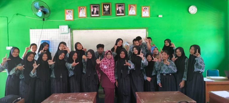 Dosen PBSI Rokania Lakukan Penelitian Langsung di SMA Negeri 1 Rambah Samo