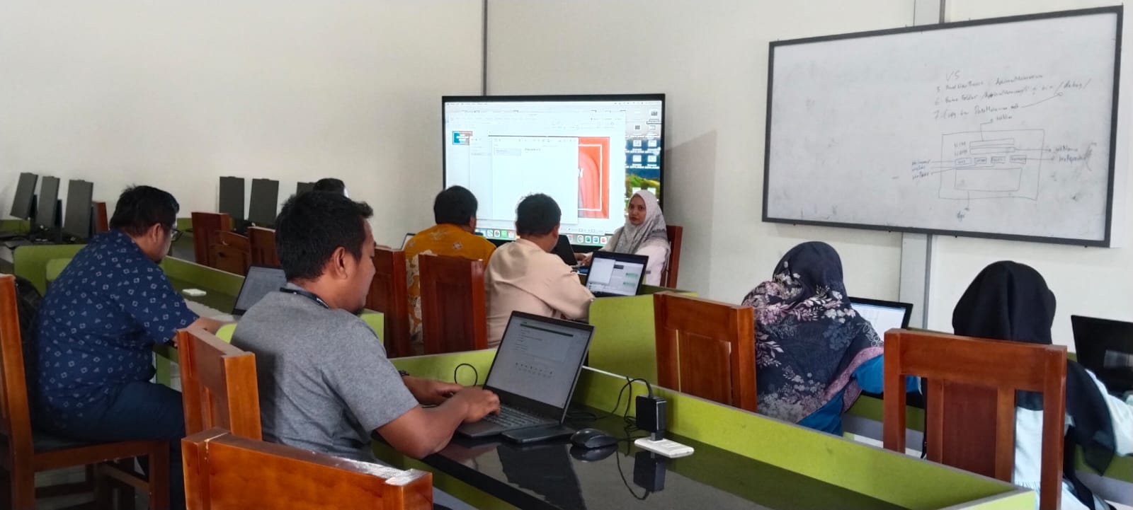 Prodi Ilmu Komputer Universitas Rokania Genjot Kualitas Penelitian Dosen Menuju Akreditasi, Optimalkan Fungsi Laboratorium Pusat Komputer