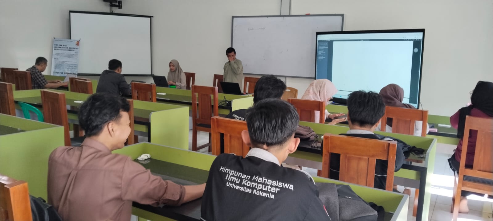 FILKOM Universitas Rokania Gelar Rapat Pembahasan Penyusunan Laporan Magang